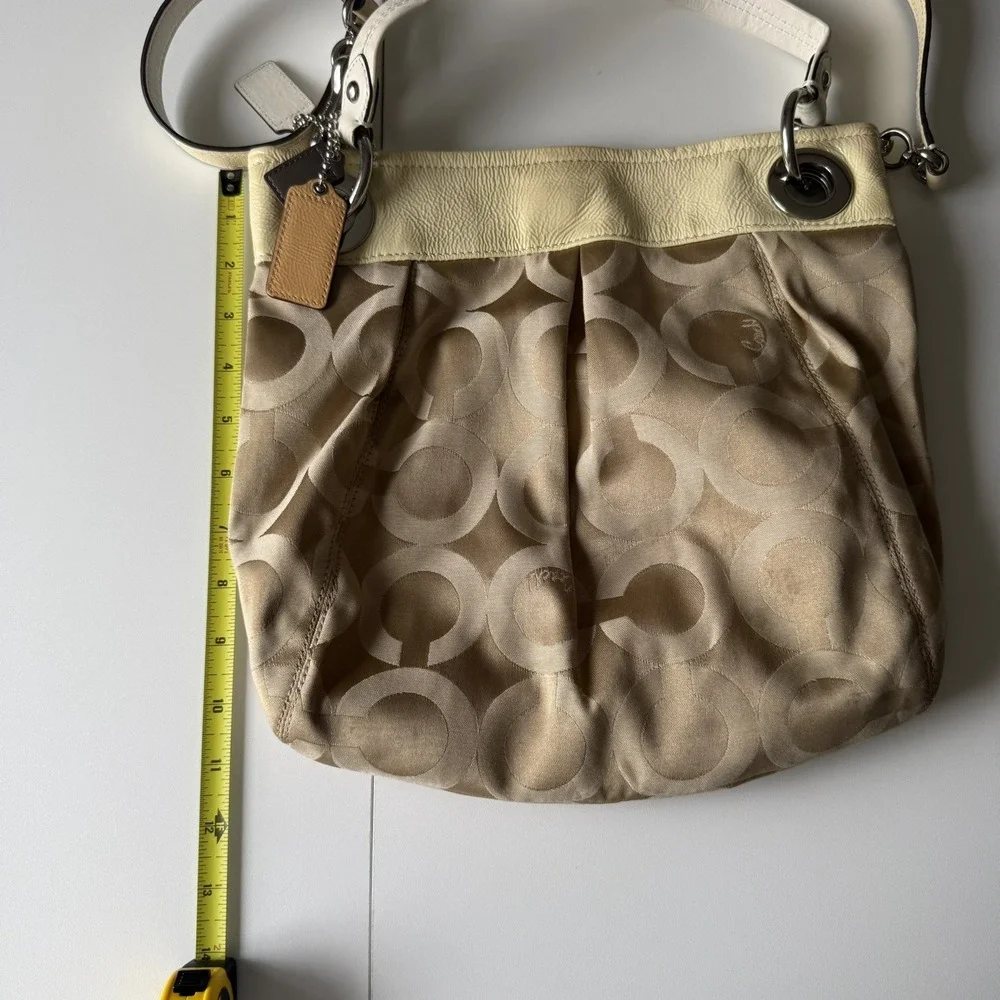 Vintage Signature Madison Coach Bag Authentic #A1069-14579 Beige Good Condition